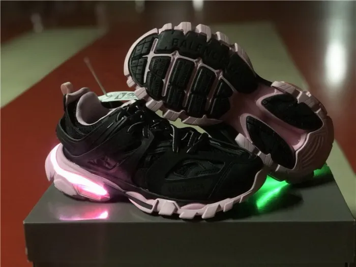 B 17FW Tripe-S High End Sneaker-178