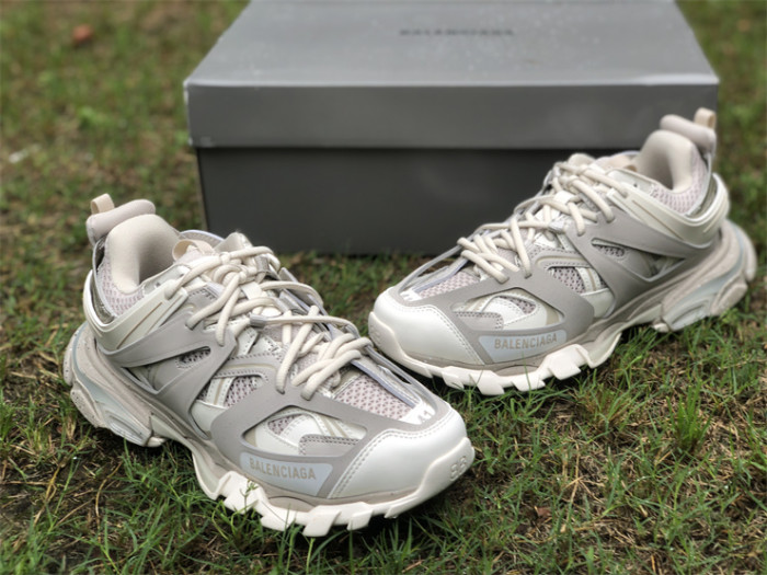 B 17FW Tripe-S High End Sneaker-285