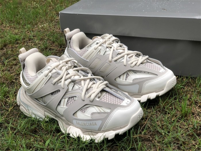 B 17FW Tripe-S High End Sneaker-285