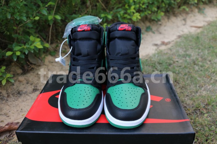 Authentic Air Jordan 1 Retro High OG “Pine Green”