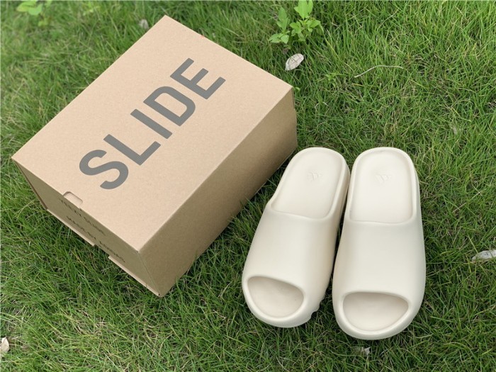 Yeezy Slide-001