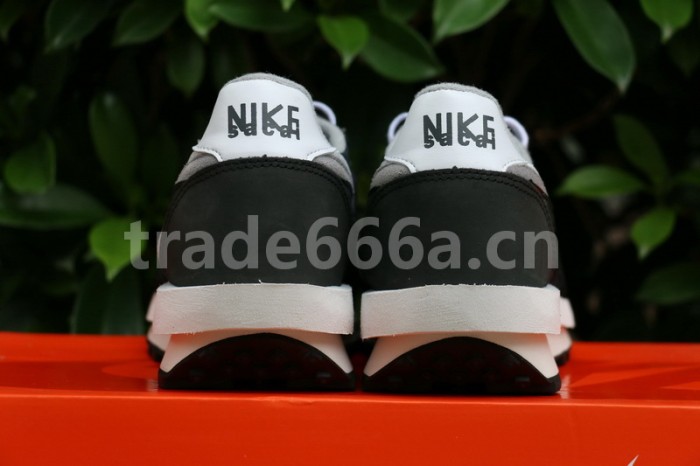 Sacai x Nike Waffle Daybreak BV0073-001