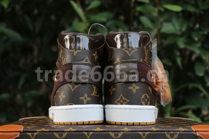 Authentic LV X OFF White X Air Jordan 1 with suitcase