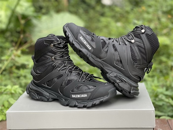 B 17FW Tripe-S High End Sneaker-239