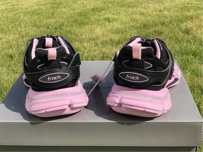 B 17FW Tripe-S High End Sneaker-178