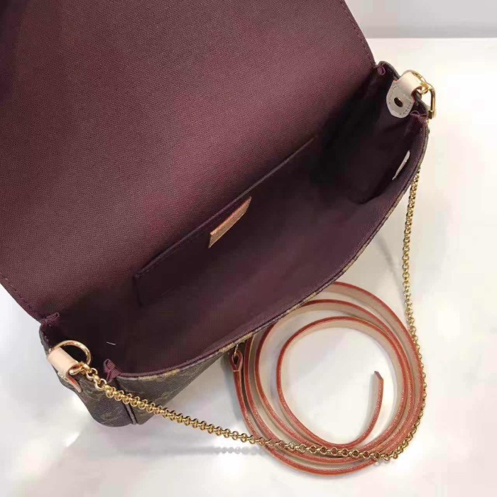LV Fovotite MM bag with red inside