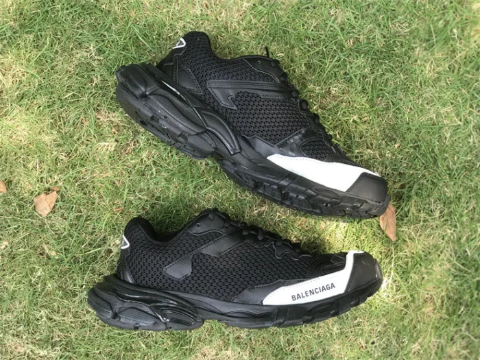 B 17FW Tripe-S High End Sneaker-310