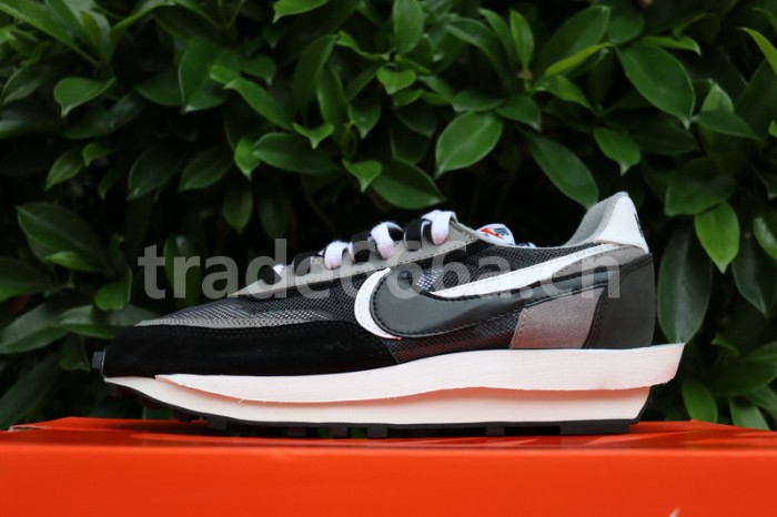 Sacai x Nike Waffle Daybreak BV0073-001