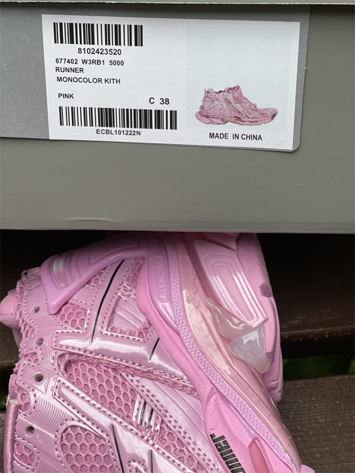 B 17FW Tripe-S High End Sneaker-298