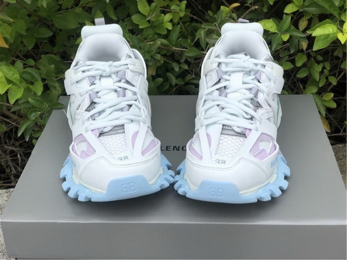 B 17FW Tripe-S High End Sneaker-214