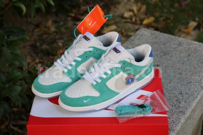 Authentic Kasina x Nike Dunk Low