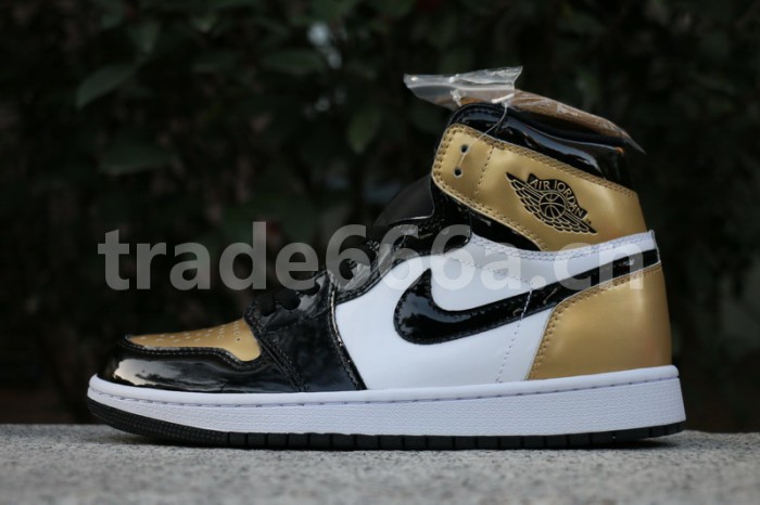 Authentic Air Jordan 1 Gold Toe