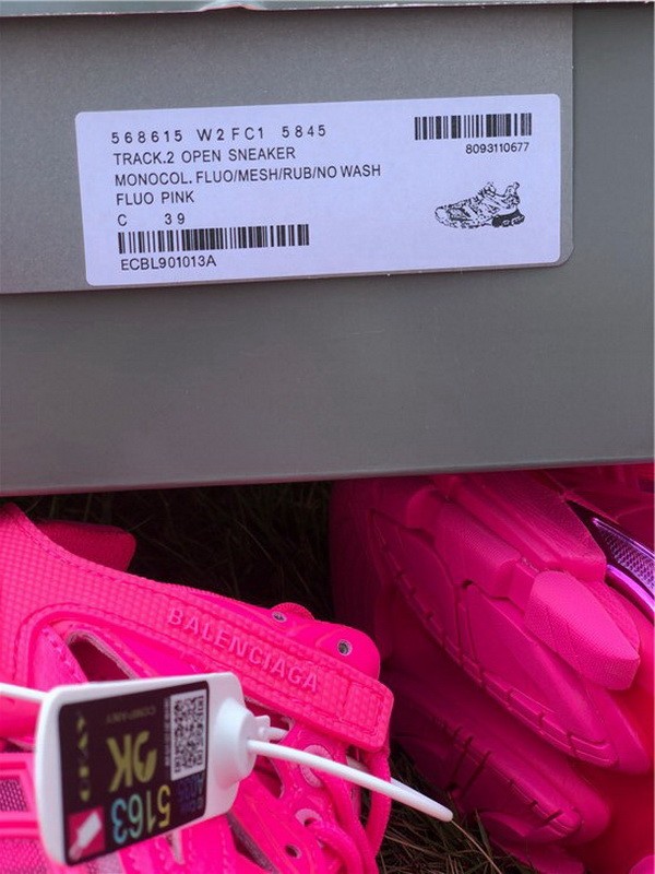 B 17FW Tripe-S High End Sneaker-131