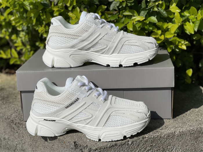 B 17FW Tripe-S High End Sneaker-266