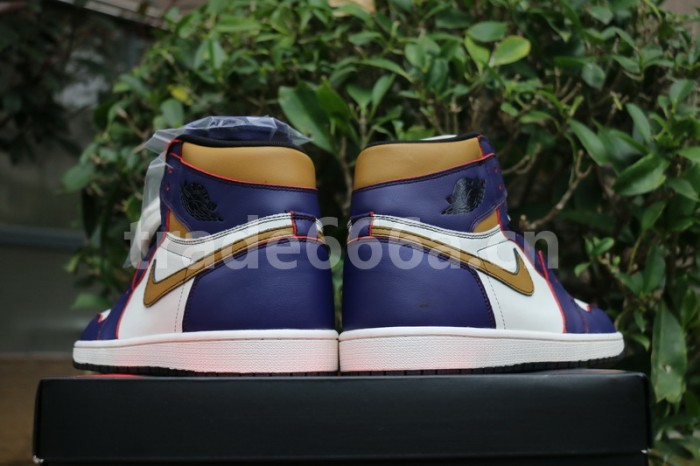 Authentic Nike SB x Air Jordan 1 Lakers