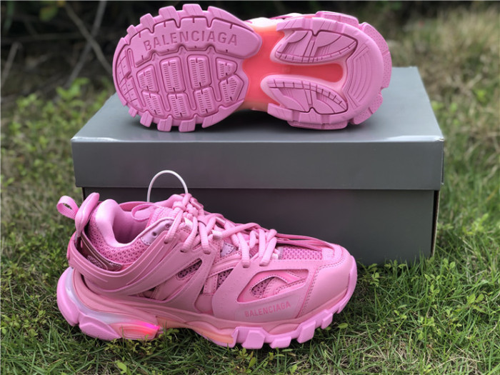 B 17FW Tripe-S High End Sneaker-122