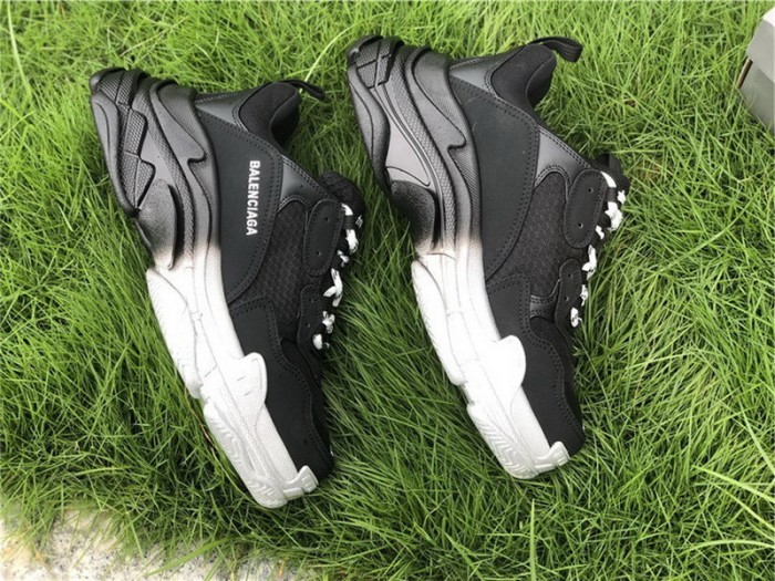 B 17FW Tripe-S High End Sneaker-138