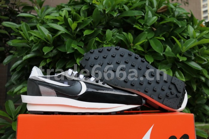 Sacai x Nike Waffle Daybreak BV0073-001