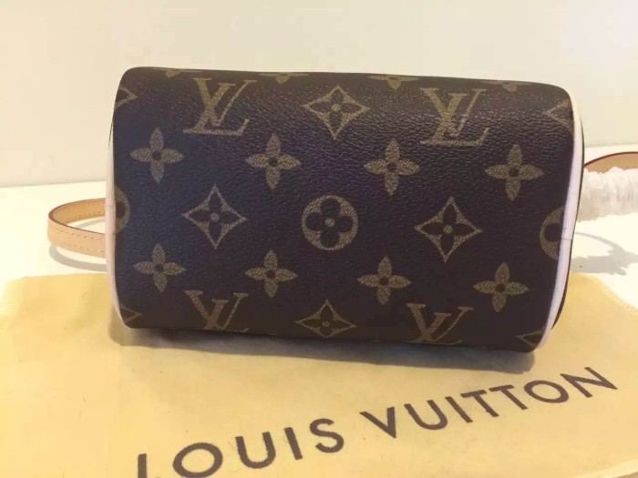 LV hand bag brown(16*11*9cm)