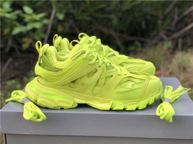 B 17FW Tripe-S High End Sneaker-123