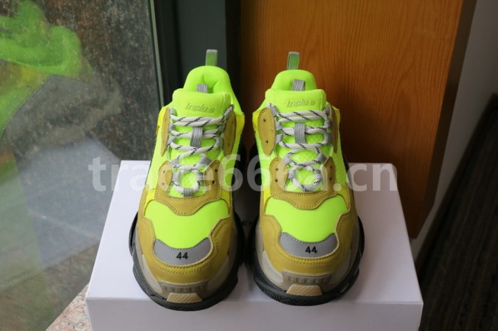 B 17FW Tripe-S High End Sneaker-032