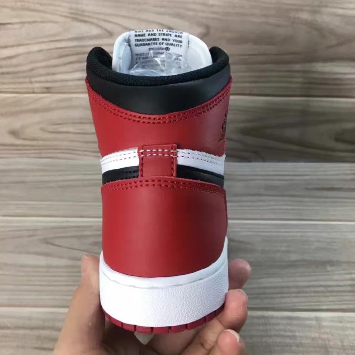 Air Jordan 1 OG High “Black Toe”2016 GS