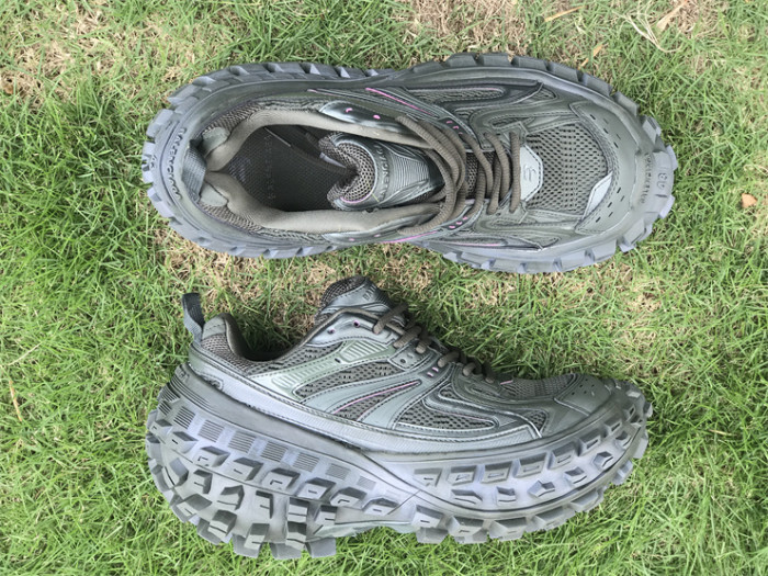 B 17FW Tripe-S High End Sneaker-311