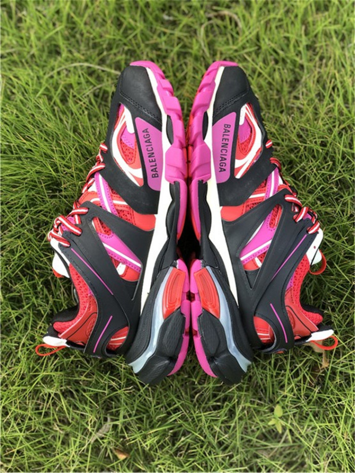 B 17FW Tripe-S High End Sneaker-102