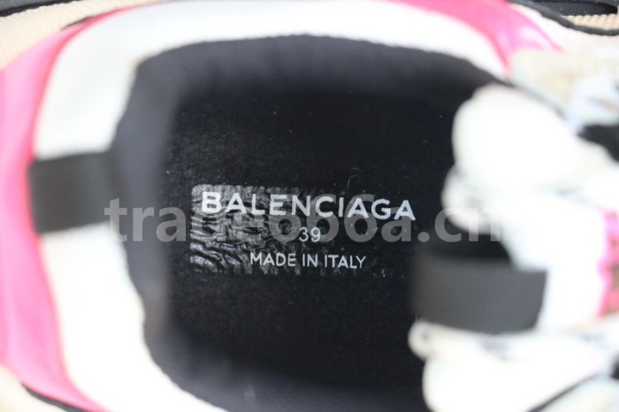 B 17FW Tripe-S High End Sneaker-009