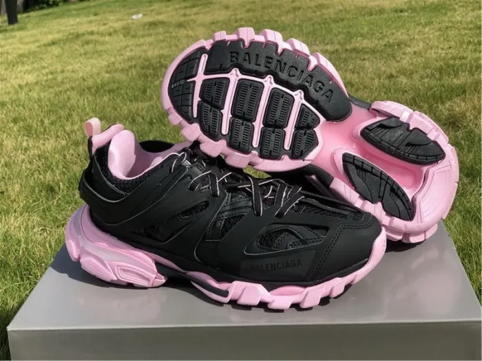 B 17FW Tripe-S High End Sneaker-178