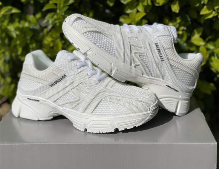 B 17FW Tripe-S High End Sneaker-266