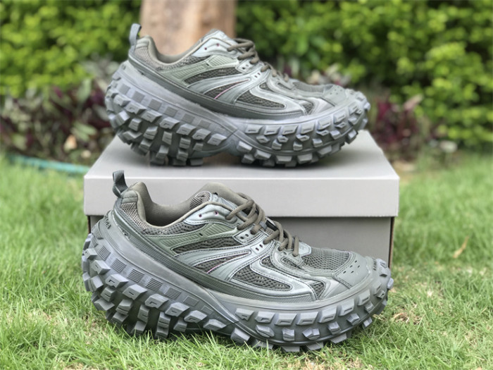 B 17FW Tripe-S High End Sneaker-311