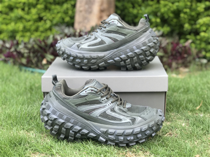 B 17FW Tripe-S High End Sneaker-311