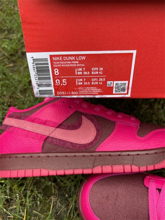 Authentic Nike Dunk Low “Valentine's Day”