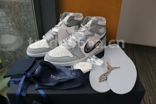 Authentic Dior x Ai Jordan 1 High Top （with dior boxes）