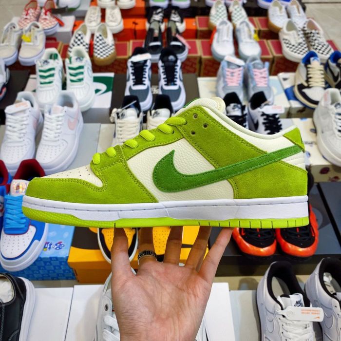 Authentic Nike SB Dunk Low “Green Apple”