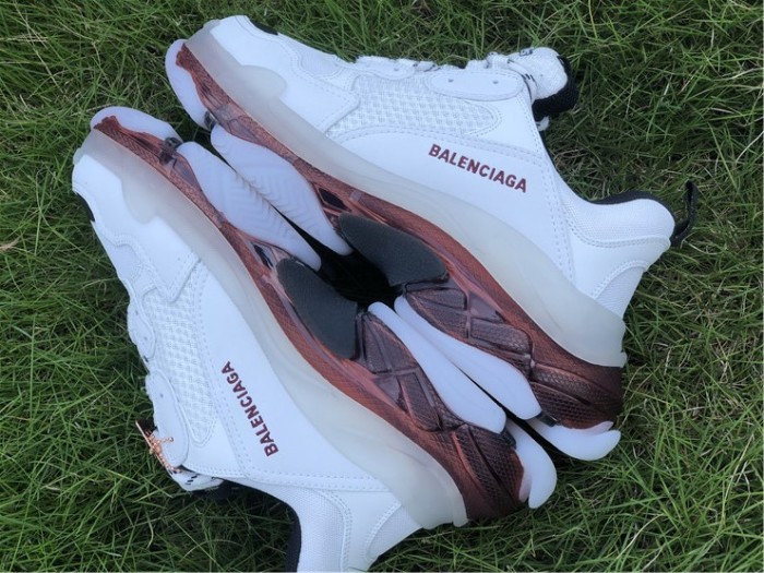 B 17FW Tripe-S High End Sneaker-143