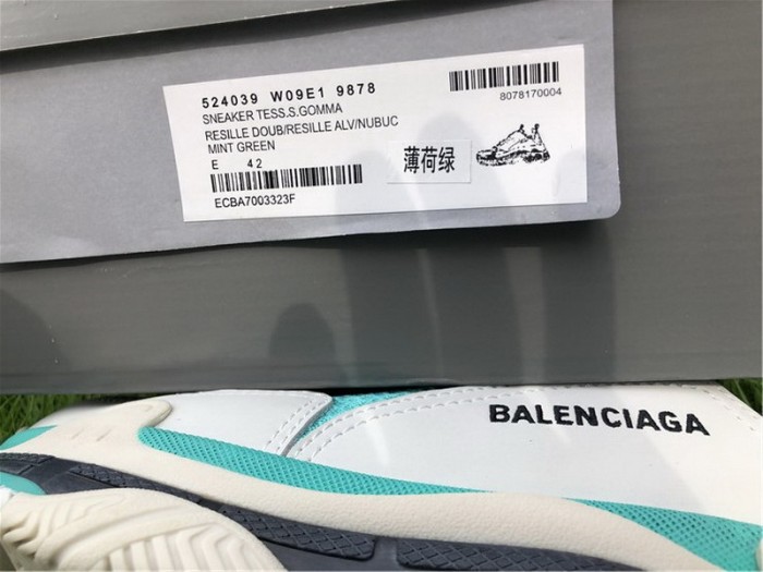 B 17FW Tripe-S High End Sneaker-137