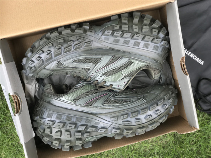 B 17FW Tripe-S High End Sneaker-311