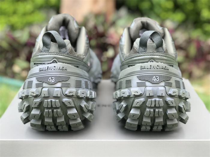 B 17FW Tripe-S High End Sneaker-311