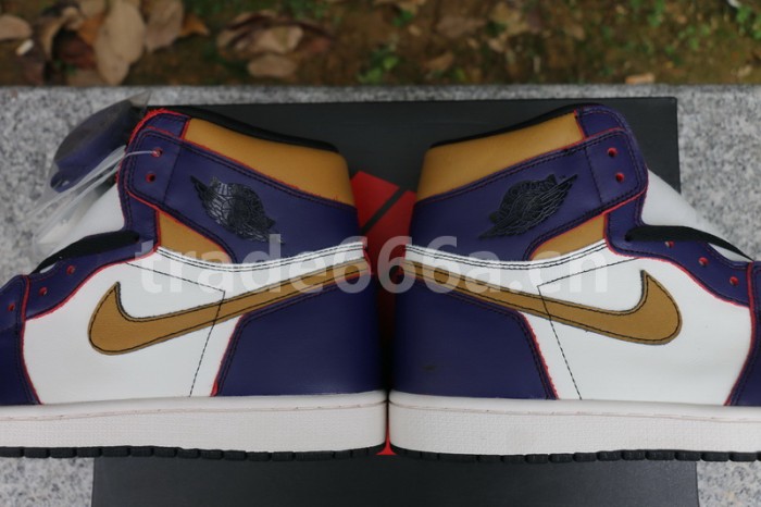 Authentic Nike SB x Air Jordan 1 Lakers
