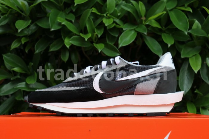 Sacai x Nike Waffle Daybreak BV0073-001