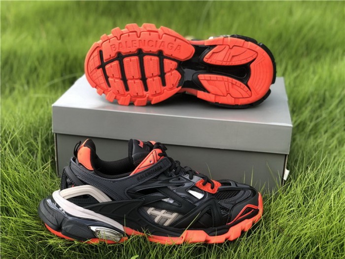 B 17FW Tripe-S High End Sneaker-149