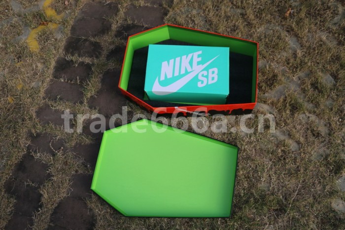 Authentic Nike SB Dunk Low “Night of Mischief”