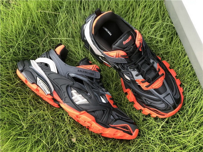 B 17FW Tripe-S High End Sneaker-149