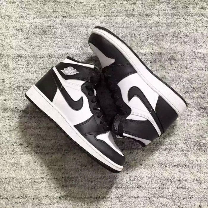 Authentic Air Jordan 1 OG Retro High Black/White