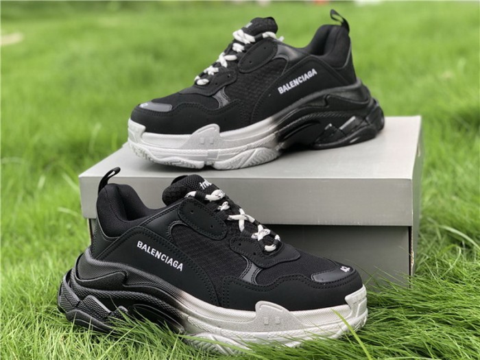 B 17FW Tripe-S High End Sneaker-138