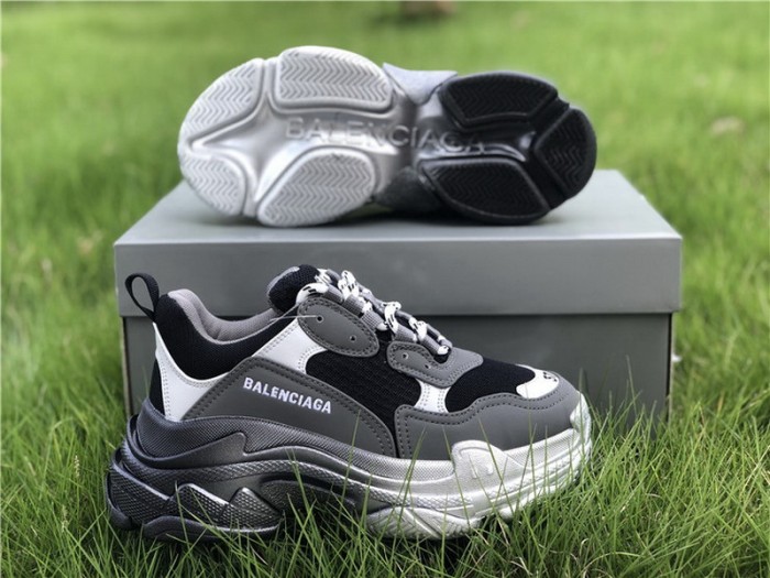 B 17FW Tripe-S High End Sneaker-142