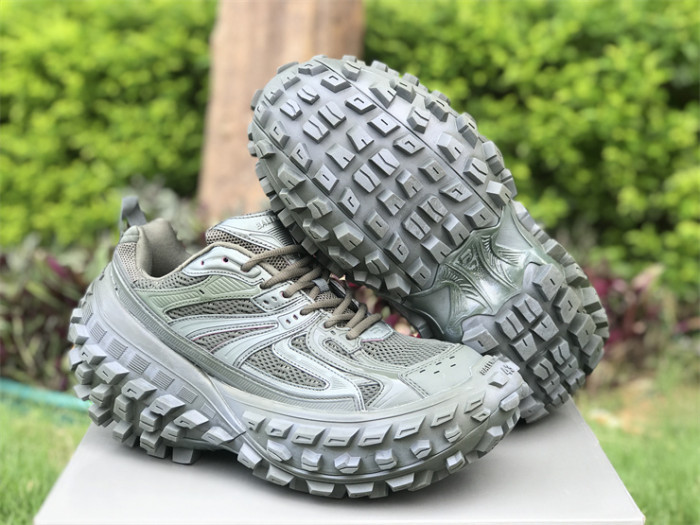 B 17FW Tripe-S High End Sneaker-311