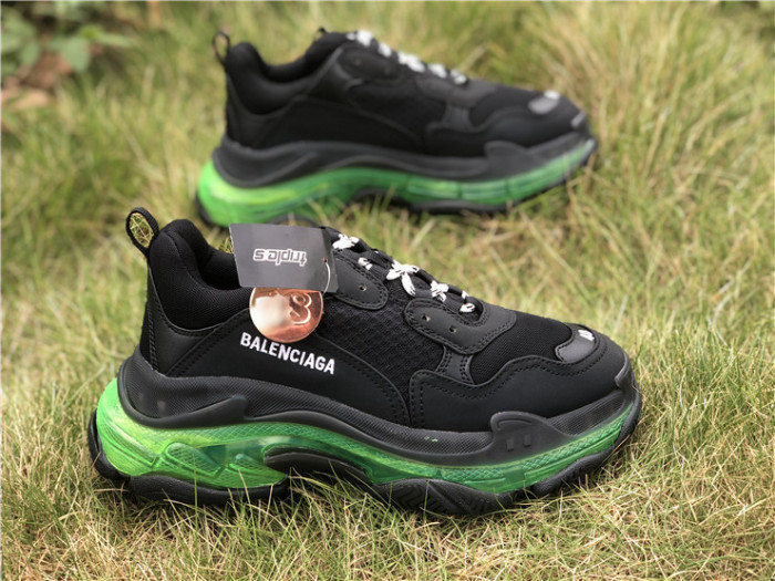 B 17FW Tripe-S High End Sneaker-101